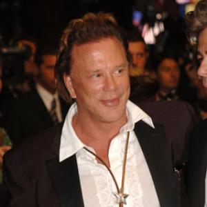 Mickey Rourke at event of Nuodemiu miestas 2005