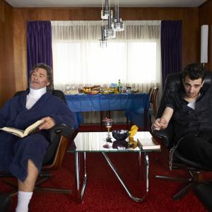 Still of Kurt Russell and Jay Baruchel in The Art of the Steal 2013