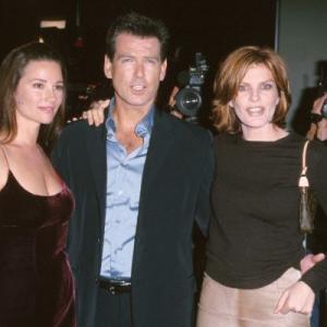 Pierce Brosnan, Rene Russo and Keely Shaye Smith at event of Ir viso Pasaulio negana (1999)