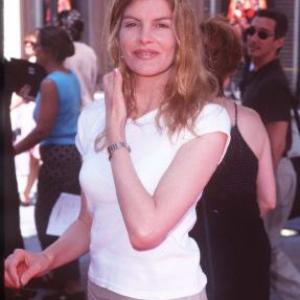 Rene Russo at event of Buddy (1997)