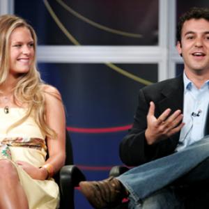 Fred Savage and Maggie Lawson at event of Crumbs (2006)