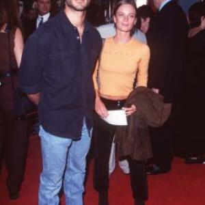 Gabrielle Anwar and Johnathon Schaech at event of FaceOff 1997