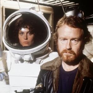 Still of Sigourney Weaver and Ridley Scott in Svetimas (1979)
