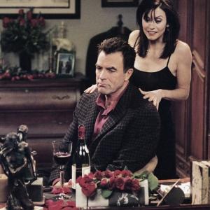 Still of Tom Selleck and Courteney Cox in Draugai 1994