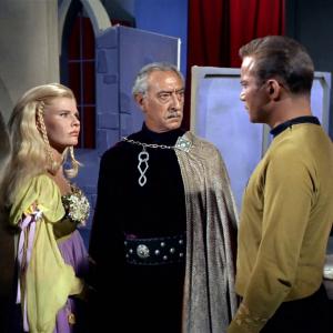 Still of William Shatner, Barbara Anderson and Arnold Moss in Star Trek (1966)