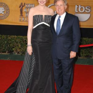 Geena Davis and Martin Sheen at event of 12th Annual Screen Actors Guild Awards 2006