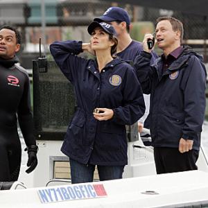 Still of Gary Sinise and Melina Kanakaredes in CSI Niujorkas (2004)