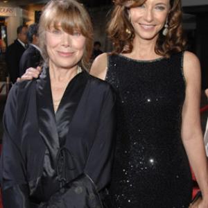 Sissy Spacek and Mary Steenburgen at event of Four Christmases 2008