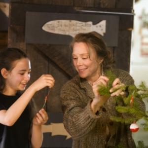 Still of Sissy Spacek and Jodelle Ferland in Pictures of Hollis Woods (2007)