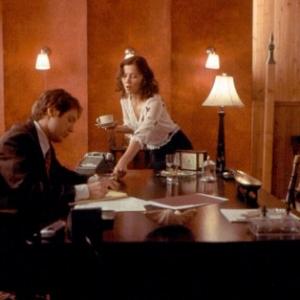 Still of James Spader and Maggie Gyllenhaal in Secretary (2002)
