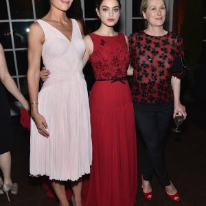 Meryl Streep Katie Holmes and Odeya Rush at event of Siuntejas 2014