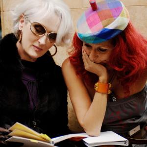 Still of Meryl Streep and Patricia Field in Ir velnias devi Prada 2006