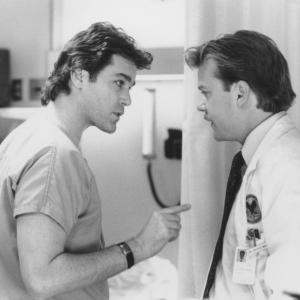 Still of Ray Liotta and Kiefer Sutherland in Article 99 1992