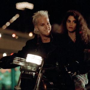 Still of Jami Gertz and Kiefer Sutherland in The Lost Boys 1987