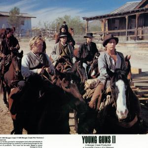 Still of Emilio Estevez and Kiefer Sutherland in Young Guns 1988