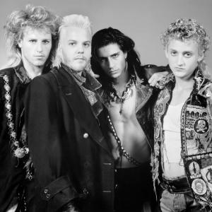 Kiefer Sutherland Brooke McCarter Alex Winter and Billy Wirth in The Lost Boys 1987