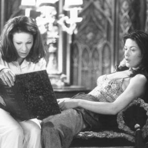 Still of Lili Taylor and Catherine ZetaJones in The Haunting 1999