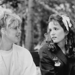 Still of Lea Thompson and Victoria Jackson in Casual Sex? 1988