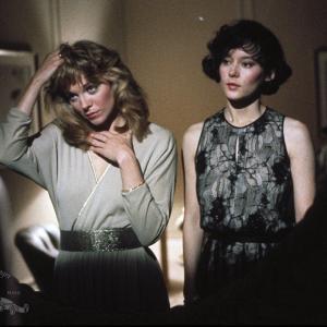 Still of Kim Cattrall and Meg Tilly in Masquerade (1988)