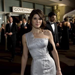 Marisa Tomei poses outside the Governors Ball with the Oscar at the 81st Annual Academy Awards from the Kodak Theatre in Hollywood CA Sunday February 22 2009