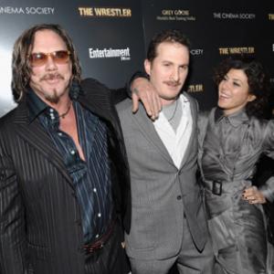 Mickey Rourke, Marisa Tomei and Darren Aronofsky at event of The Wrestler (2008)