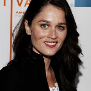 Robin Tunney at event of Runaway 2005