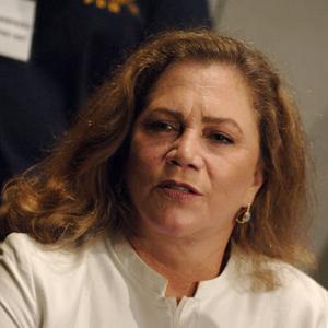 Kathleen Turner at event of Answering the Call: Ground Zero's Volunteers (2005)