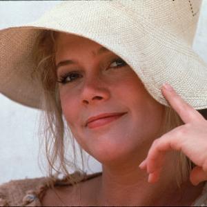 Still of Kathleen Turner in Romancing the Stone (1984)