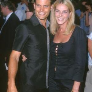 Casper Van Dien and Catherine Oxenberg at event of Deep Blue Sea 1999