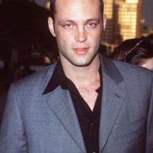 Vince Vaughn at event of Return to Paradise (1998)