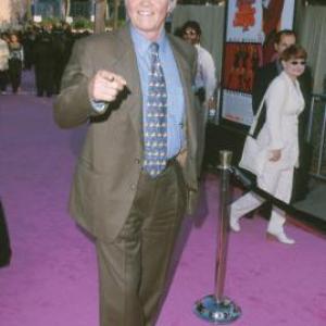 Jon Voight at event of Austin Powers: The Spy Who Shagged Me (1999)