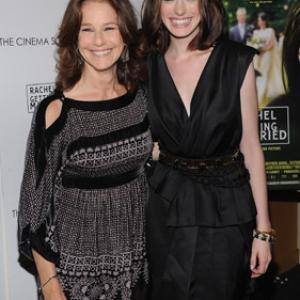 Debra Winger and Anne Hathaway at event of Rachel Getting Married 2008