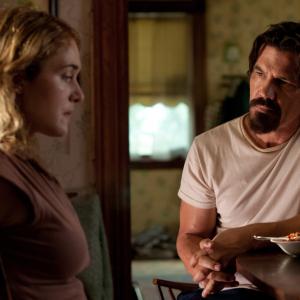 Still of Kate Winslet and Josh Brolin in Labor Day 2013
