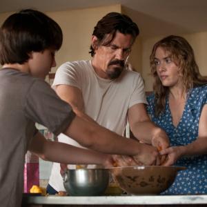 Still of Kate Winslet, Josh Brolin and Gattlin Griffith in Labor Day (2013)