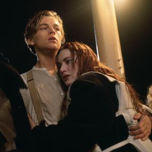 Still of Leonardo DiCaprio and Kate Winslet in Titanikas (1997)