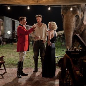 Still of Reese Witherspoon Christoph Waltz and Robert Pattinson in Vanduo drambliams 2011