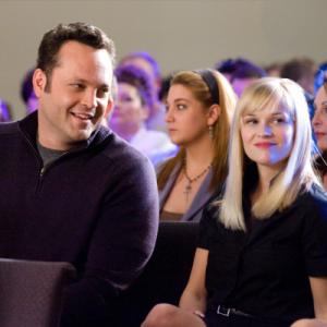 Still of Vince Vaughn and Reese Witherspoon in Four Christmases 2008