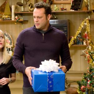 Still of Vince Vaughn and Reese Witherspoon in Four Christmases 2008