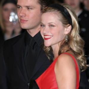 Ryan Phillippe and Reese Witherspoon at event of Ties jausmu riba (2005)