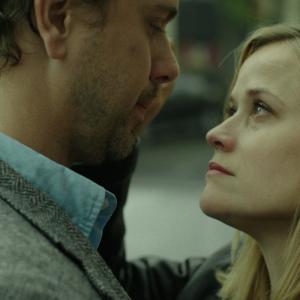 Still of Reese Witherspoon and Thomas Sadoski in Laukine 2014
