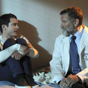 Still of Robin Williams and Elijah Wood in Wilfred 2011