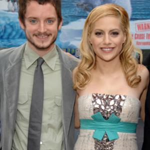 Elijah Wood and Brittany Murphy at event of Linksmos pedutes (2006)