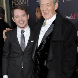 Elijah Wood and Ian McKellen at event of Hobitas: nelaukta kelione (2012)