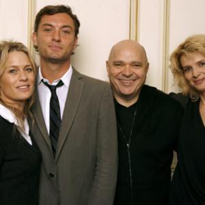Jude Law Juliette Binoche Robin Wright and Anthony Minghella at event of Breaking and Entering 2006