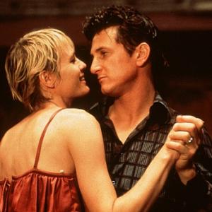 Still of Sean Penn and Robin Wright in She's So Lovely (1997)