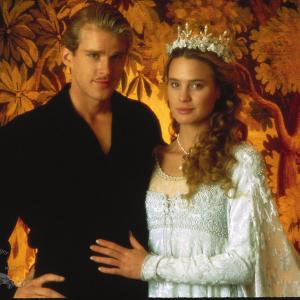 Still of Cary Elwes and Robin Wright in The Princess Bride (1987)