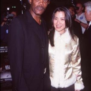 Samuel L. Jackson and Michelle Yeoh at event of U.S. Marshals (1998)