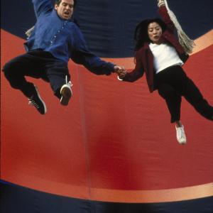 Still of Pierce Brosnan and Michelle Yeoh in Rytojus niekada nemirsta 1997