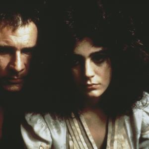 Still of Harrison Ford and Sean Young in Begantis asmenimis 1982