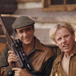Still of F Murray Abraham and Gary Busey in Surviving the Game 1994